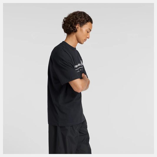 New Balance Linear Graphic T-Shirt Uomo - MT53525