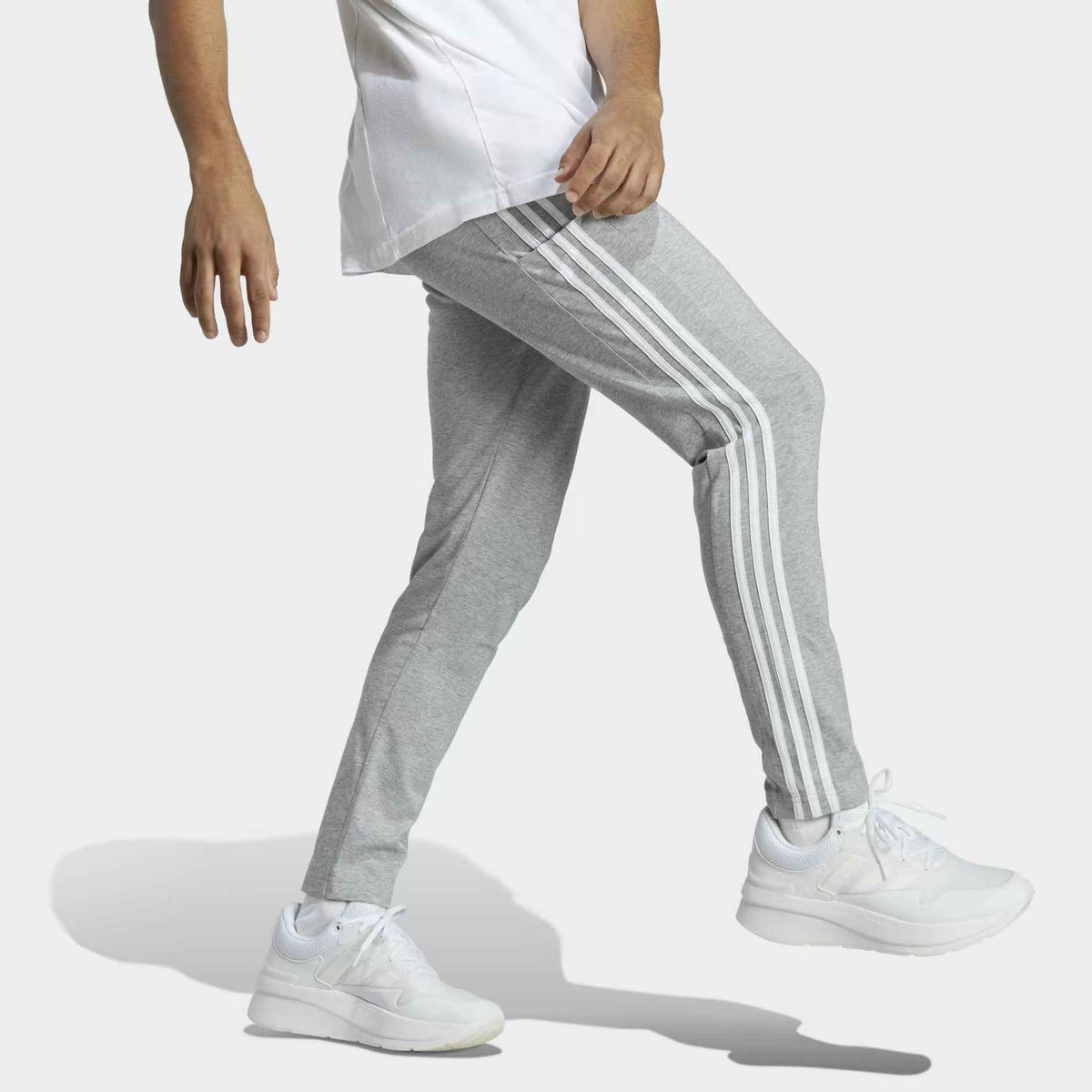Adidas Pantaloni Jersey Uomo - Essentials Single Jersey 3-Stripes Pants - IC0046 - Spoorty