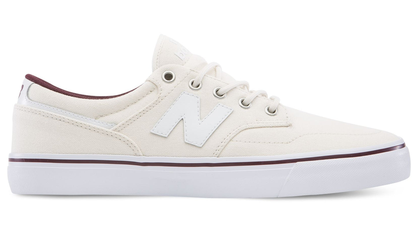 New Balance Sneakers Uomo - AM331WHT