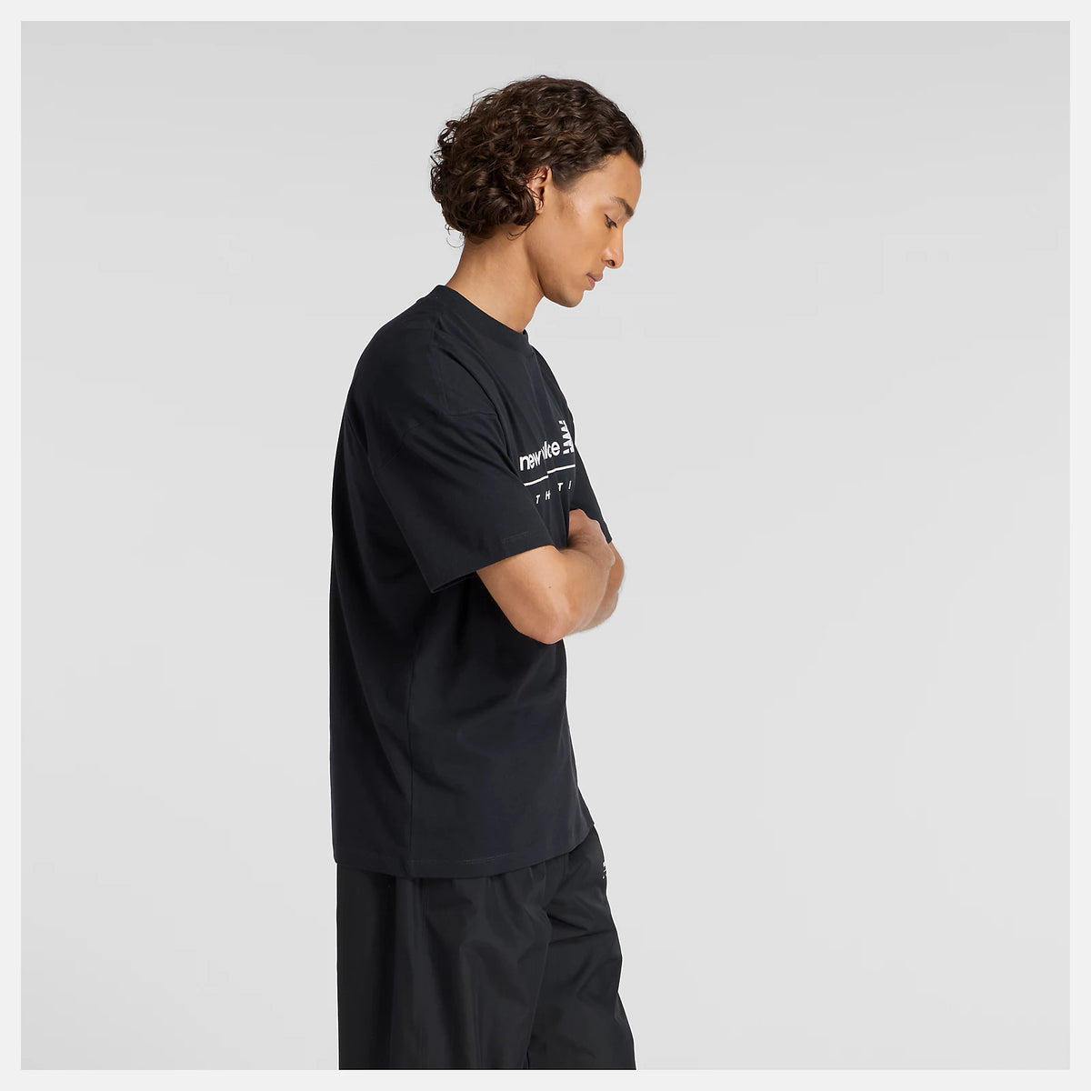 New Balance Linear Graphic T-Shirt Uomo - MT53525 - Spoorty